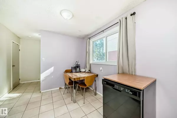 72 Habitat CR NW, Edmonton, AB T5A 2X7