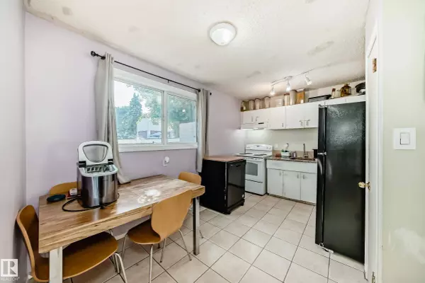 72 Habitat CR NW, Edmonton, AB T5A 2X7