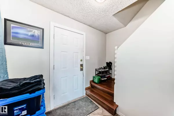 72 Habitat CR NW, Edmonton, AB T5A 2X7