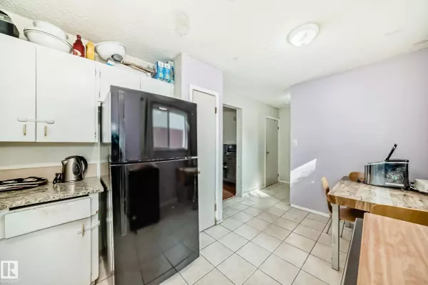 72 Habitat CR NW, Edmonton, AB T5A 2X7