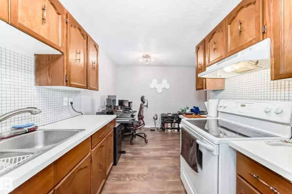 #305 14004 26 ST NW, Edmonton, AB T5Y 1Y4