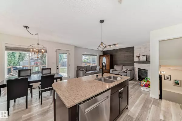 34 Wisteria LN, Fort Saskatchewan, AB T8L 0B4