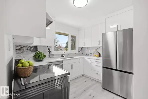 14719 87 AV NW, Edmonton, AB T5R 4E5