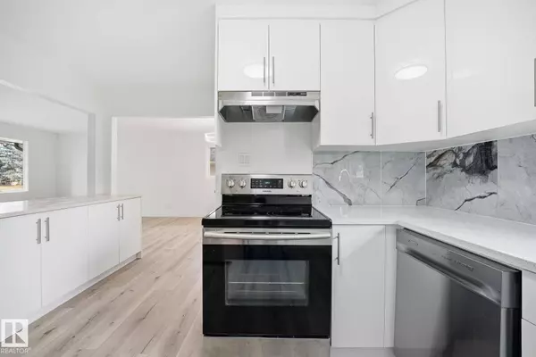 14719 87 AV NW, Edmonton, AB T5R 4E5