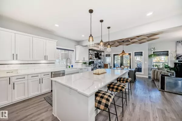 4004 6 AV SW, Edmonton, AB T6X 2J1