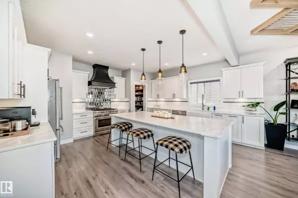 4004 6 AV SW, Edmonton, AB T6X 2J1