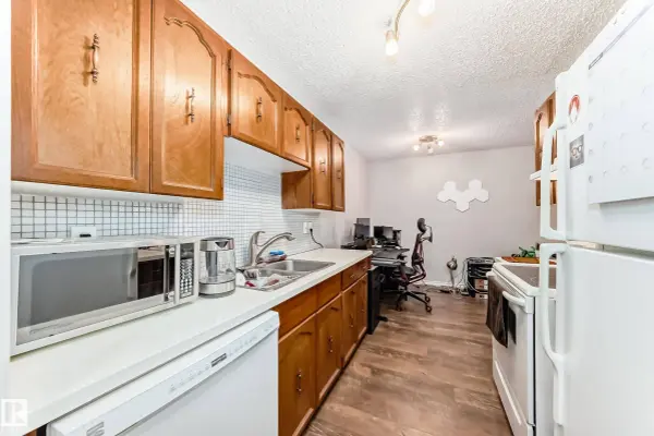 #305 14004 26 ST NW, Edmonton, AB T5Y 1Y4