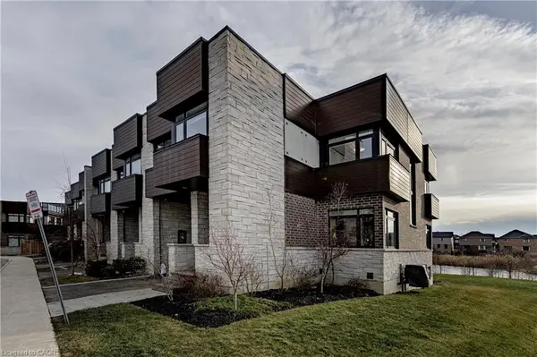 35 Midhurst Heights #32, Hamilton, ON L8J 0K9, Canada