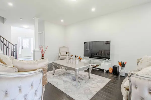 151 Royal Winter DR, Hamilton, ON L0R 1C0