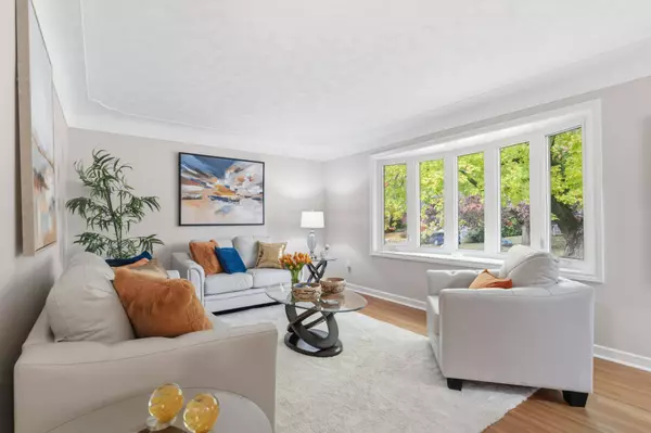 9 McKay RD, Hamilton, ON L9H 1H6