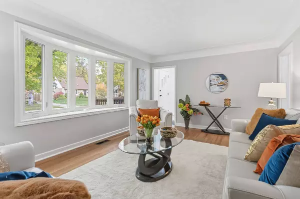 9 McKay RD, Hamilton, ON L9H 1H6