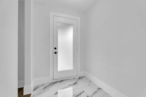 10 Gordon ST, Hamilton, ON L8L 3H2