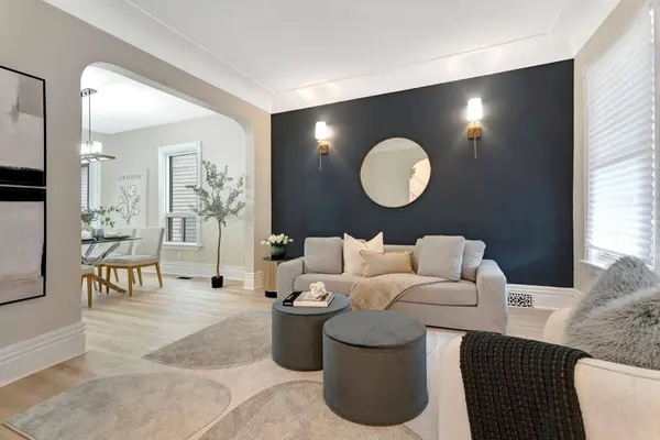 142 Sanford AVE N, Hamilton, ON L8L 5Z5