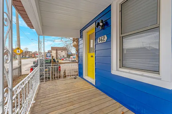 142 Sanford AVE N, Hamilton, ON L8L 5Z5