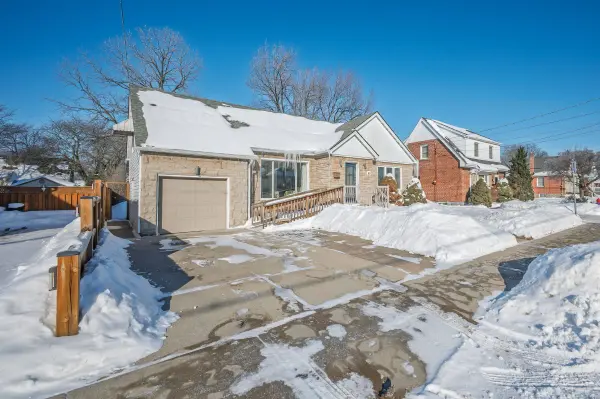 60 West 1st ST, Hamilton, ON L9C 3C3