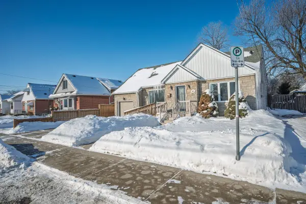 60 West 1st ST, Hamilton, ON L9C 3C3