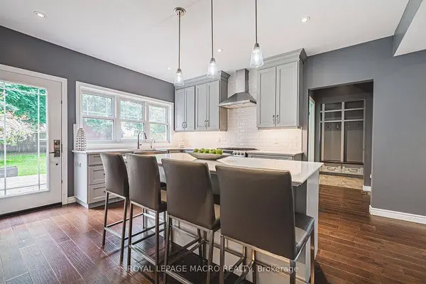 25 Orchard Hill, Hamilton, ON L8P 2V6