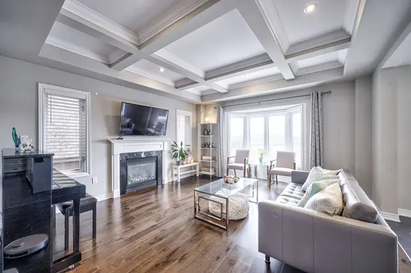 195 Greti DR, Hamilton, ON L9B 0H5