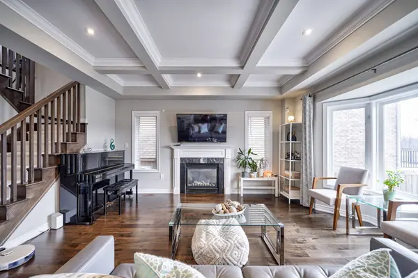 195 Greti DR, Hamilton, ON L9B 0H5