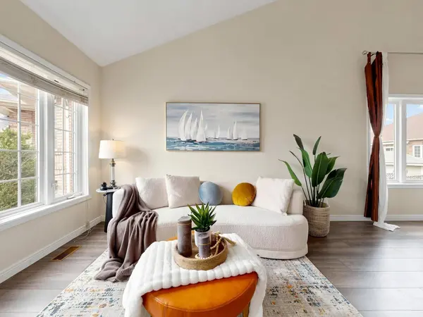 11 Diamond CT, Hamilton, ON L9C 7V5