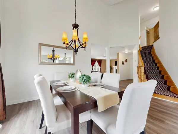 11 Diamond CT, Hamilton, ON L9C 7V5