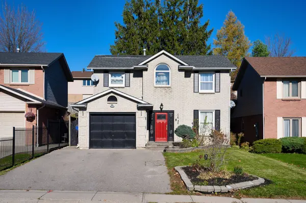 46 Novoco DR, Hamilton, ON L9C 7E8