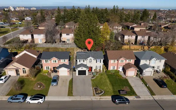 46 Novoco DR, Hamilton, ON L9C 7E8