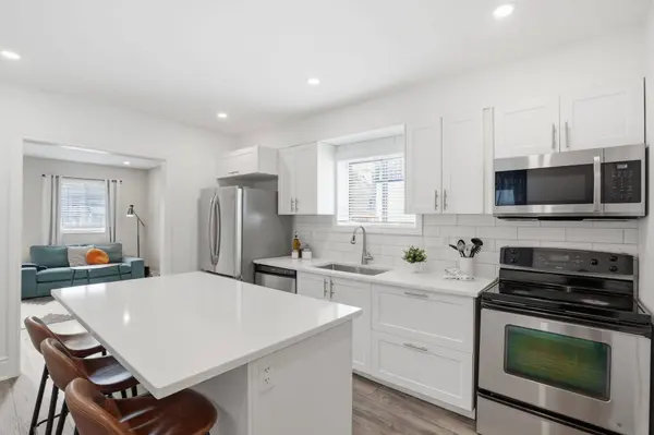 390 Hunter ST W, Hamilton, ON L8P 1S9
