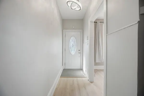 38 Madison AVE, Hamilton, ON L8L 5Y4