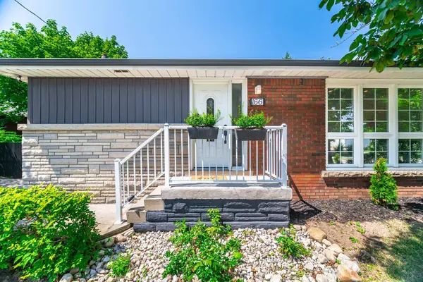 166 Terrace DR, Hamilton, ON L9A 2Z1