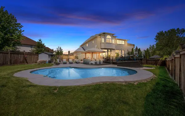 4 Playfair CT, Hamilton, ON L9K 1R6