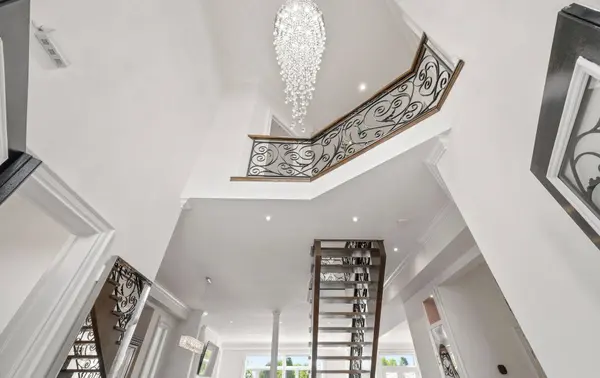 4 Playfair CT, Hamilton, ON L9K 1R6