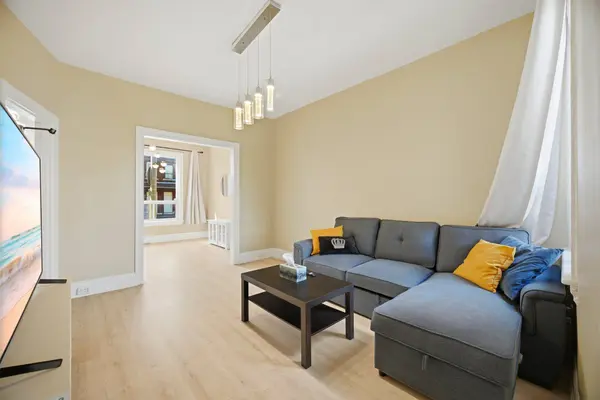 38 Madison AVE, Hamilton, ON L8L 5Y4