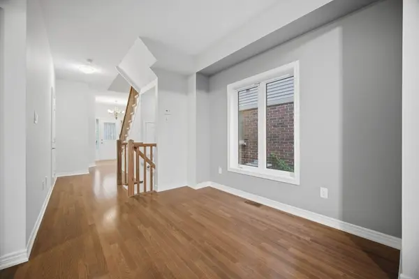 137 Echovalley DR, Hamilton, ON L8J 0H1