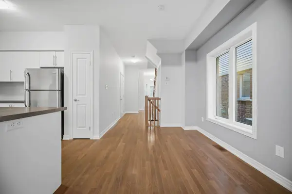 137 Echovalley DR, Hamilton, ON L8J 0H1
