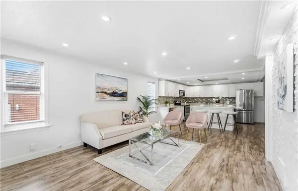 103 Edinburgh AVE, Hamilton, ON L8H 2C6