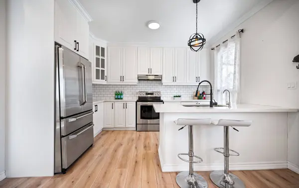 35 Britannia AVE, Hamilton, ON L8H 1W5