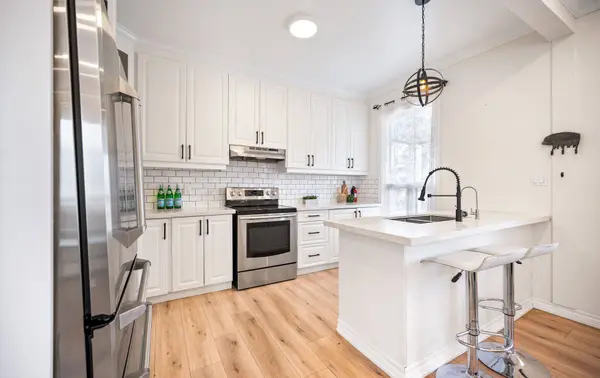 35 Britannia AVE, Hamilton, ON L8H 1W5