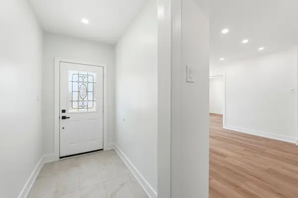 63 Chester RD, Hamilton, ON L8E 1Y1