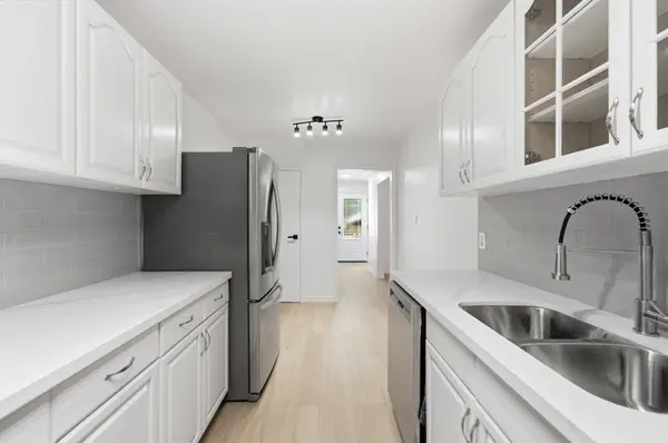 20 Gledhill CRES, Hamilton, ON L9C 6H4
