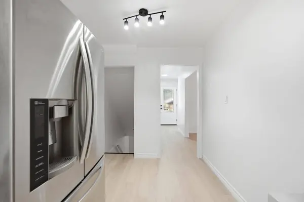 20 Gledhill CRES, Hamilton, ON L9C 6H4