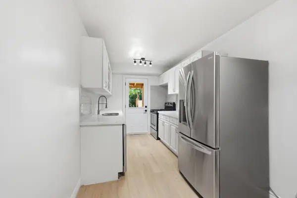 20 Gledhill CRES, Hamilton, ON L9C 6H4