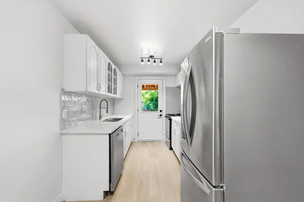 20 Gledhill CRES, Hamilton, ON L9C 6H4