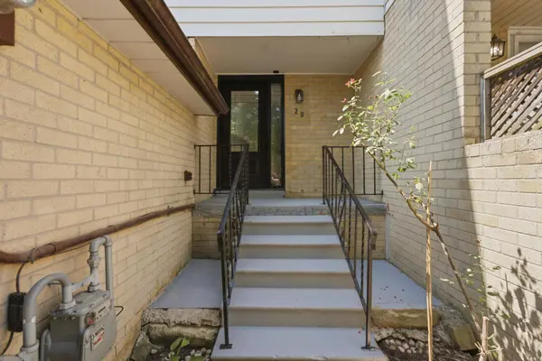 20 Gledhill CRES, Hamilton, ON L9C 6H4