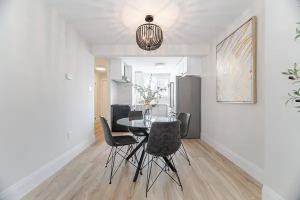 120 Quigley RD #19, Hamilton, ON L8K 6L4