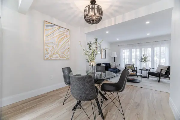 120 Quigley RD #19, Hamilton, ON L8K 6L4