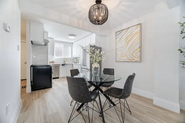 120 Quigley RD #19, Hamilton, ON L8K 6L4