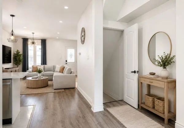 20 Somerset AVE, Hamilton, ON L8L 2L5