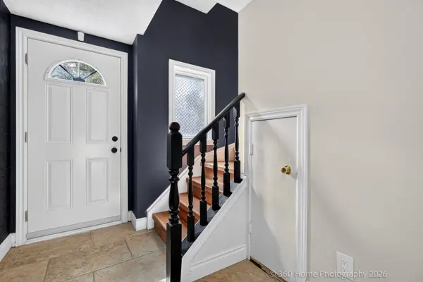 1255 Upper Gage AVE #6, Hamilton, ON L8W 3C7
