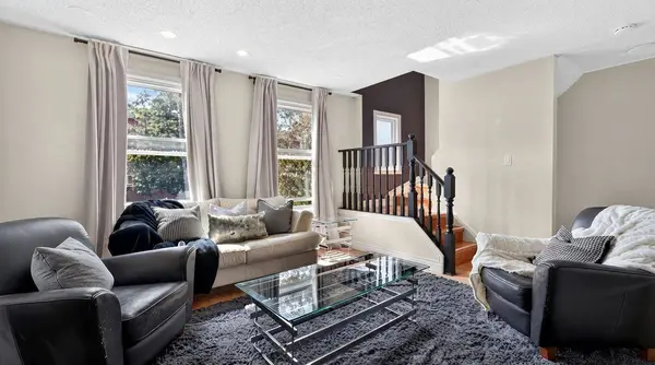 1255 Upper Gage AVE #6, Hamilton, ON L8W 3C7